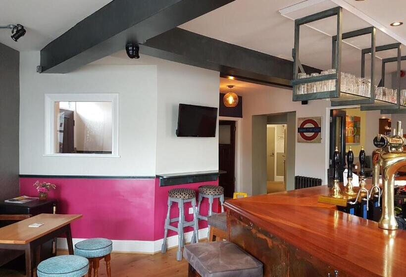 פנסיון The Railway