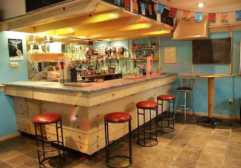 פנסיון The White Swan