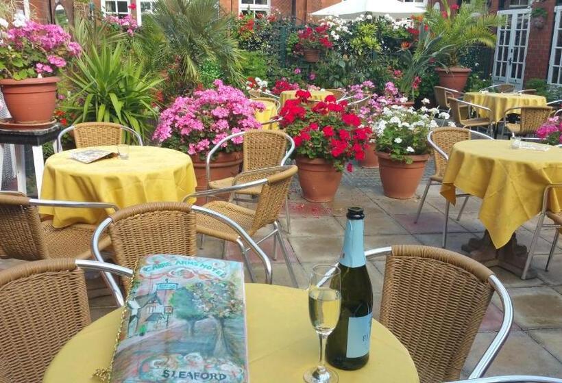 The Carre Arms Hotel & Restaurant