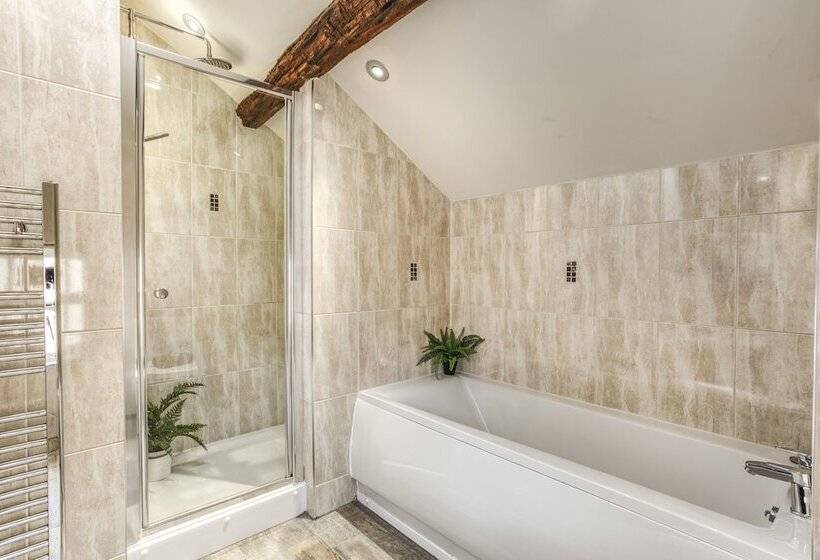 The Fountain Tea Rooms B&b