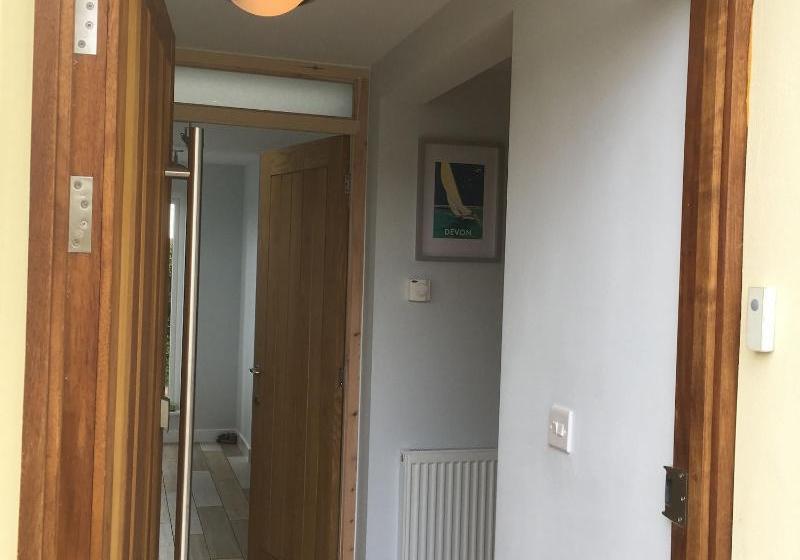 Tors Top Bed And Breakfast