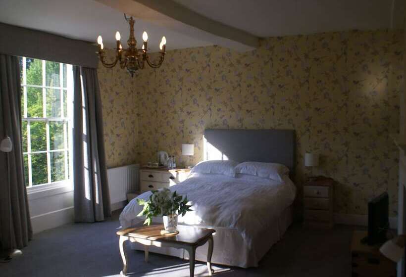 Trelough House B&b