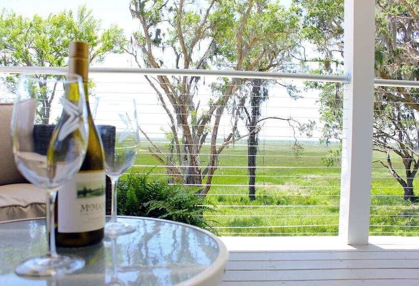 مبيت وإفطار Darien Waterfront Inn