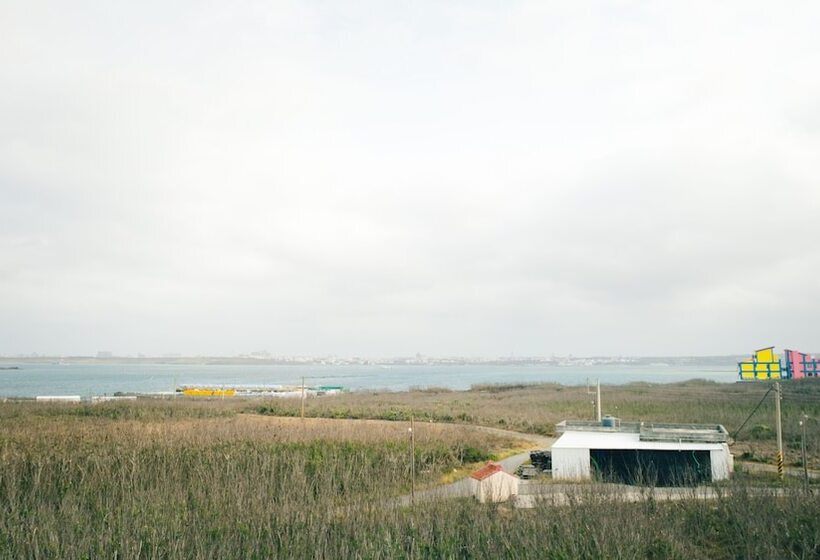 تختخواب و صبحانه Destination Inn