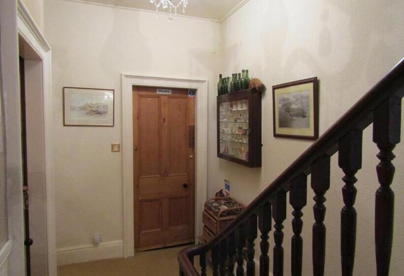 Bed and Breakfast Harringtons At 14