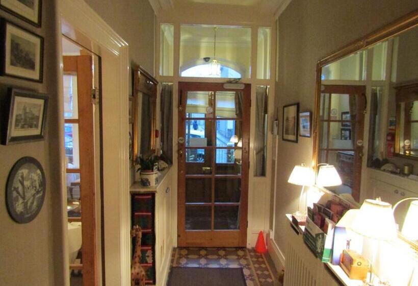 Bed and Breakfast Harringtons At 14