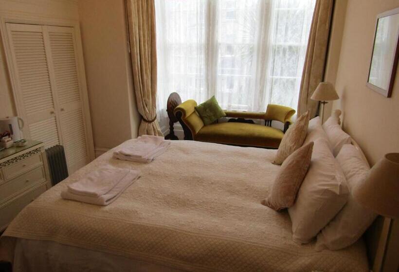 Bed and Breakfast Harringtons At 14