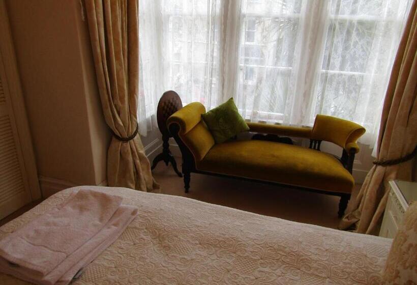 Bed and Breakfast Harringtons At 14