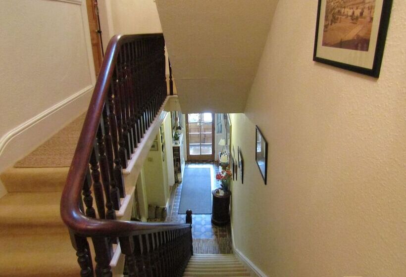 Bed and Breakfast Harringtons At 14