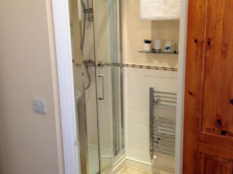 Bed and Breakfast Harringtons At 14