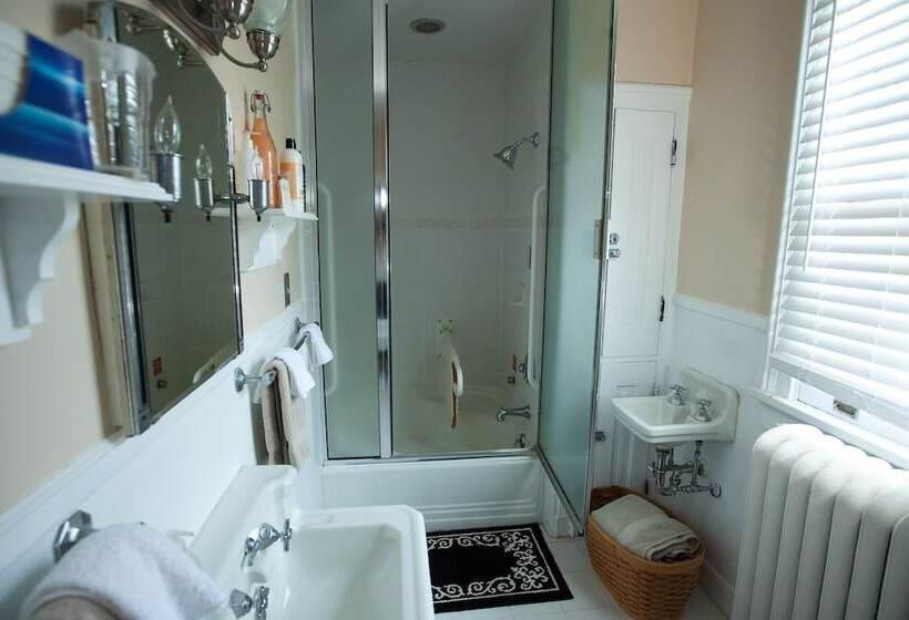 Bed and Breakfast Inn On Poplar Hill