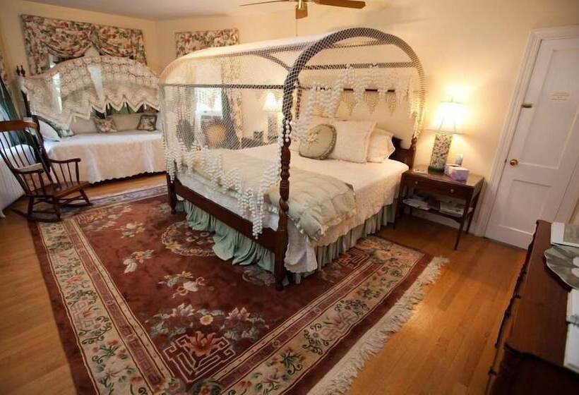 Bed and Breakfast Inn On Poplar Hill