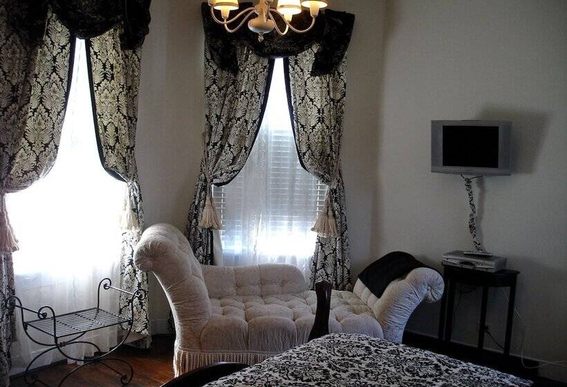 Bed and Breakfast Inn On Poplar Hill