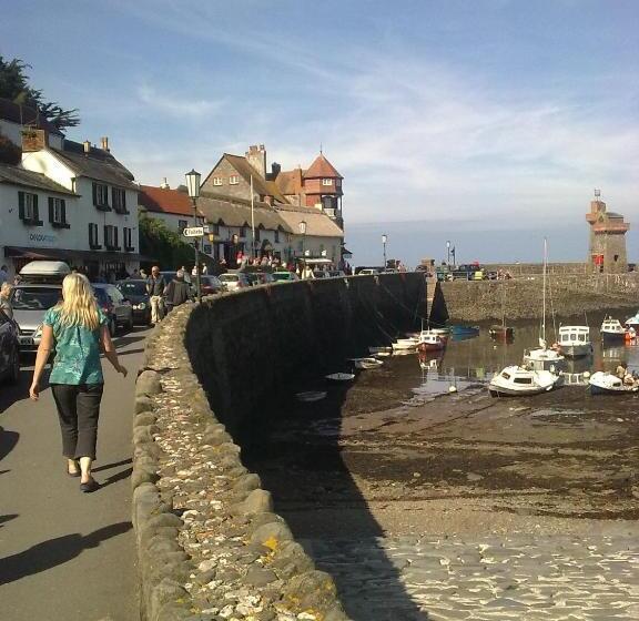 ベッドアンドブレックファースト Longmead House