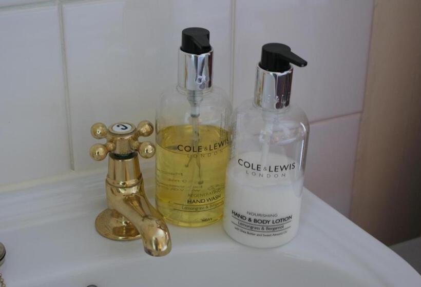 ベッドアンドブレックファースト Longmead House