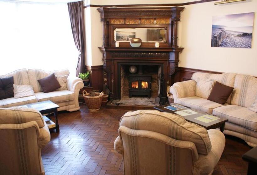 住宿加早餐  Longmead House