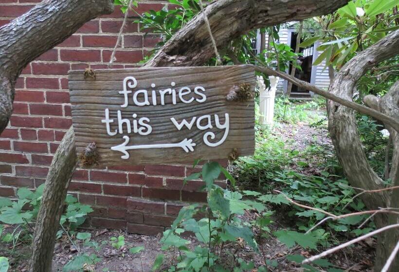 مبيت وإفطار The Silver Fountain Inn