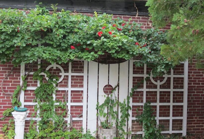 مبيت وإفطار The Silver Fountain Inn