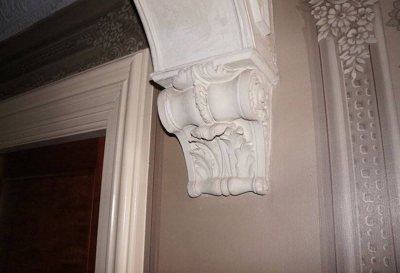 مبيت وإفطار The Silver Fountain Inn