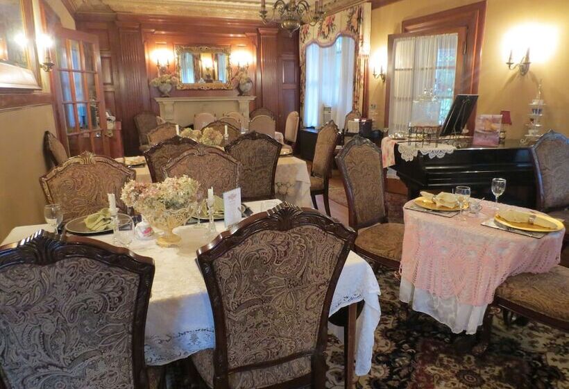 مبيت وإفطار The Silver Fountain Inn