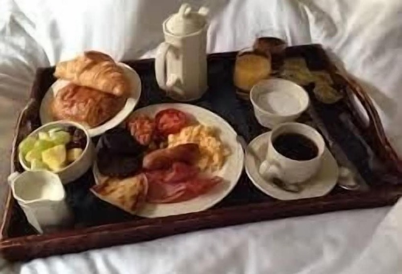 مبيت وإفطار The Silver Fountain Inn