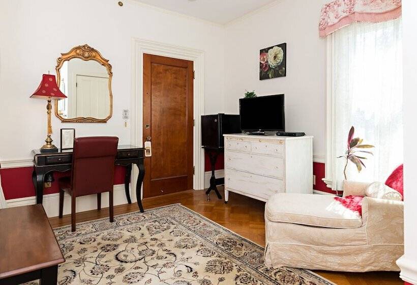 مبيت وإفطار The Silver Fountain Inn