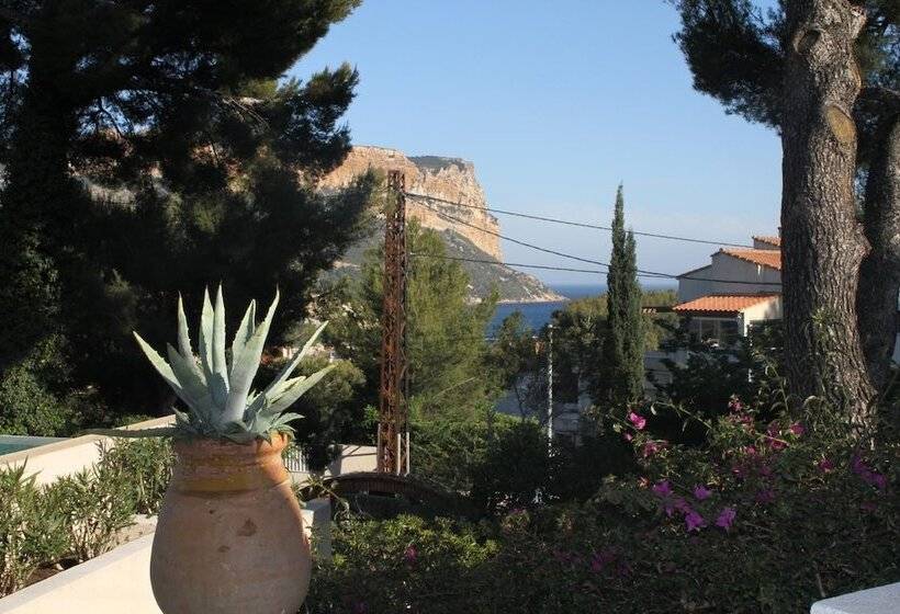 Cassis Hostel Les Heures Claires