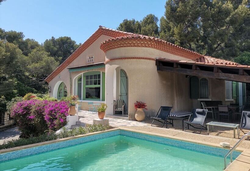 Cassis Hostel Les Heures Claires