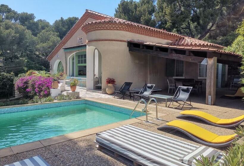 Cassis Hostel Les Heures Claires