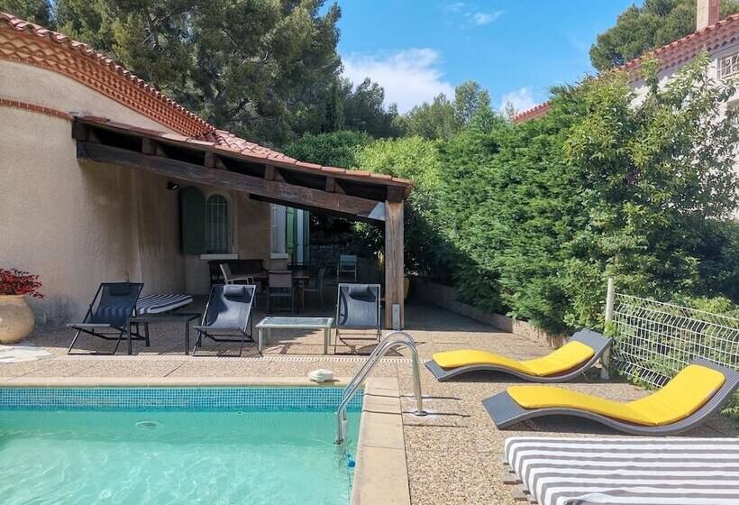 Cassis Hostel Les Heures Claires