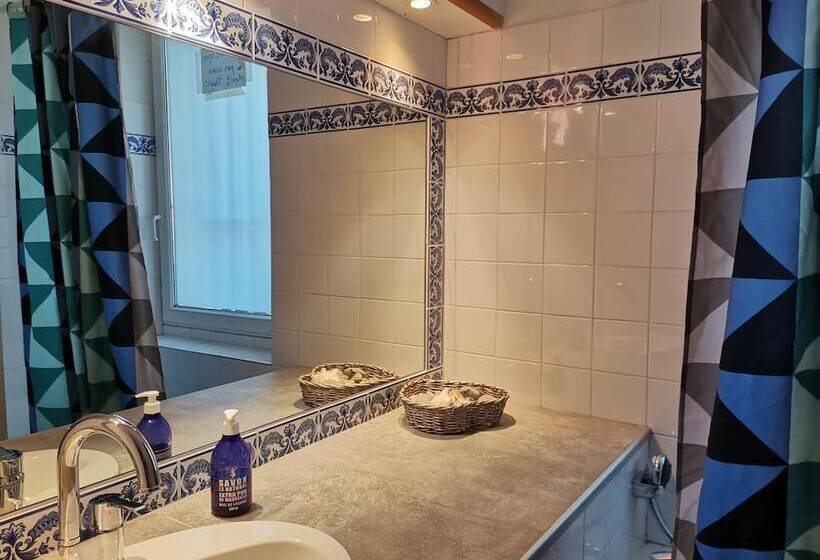 Cassis Hostel Les Heures Claires