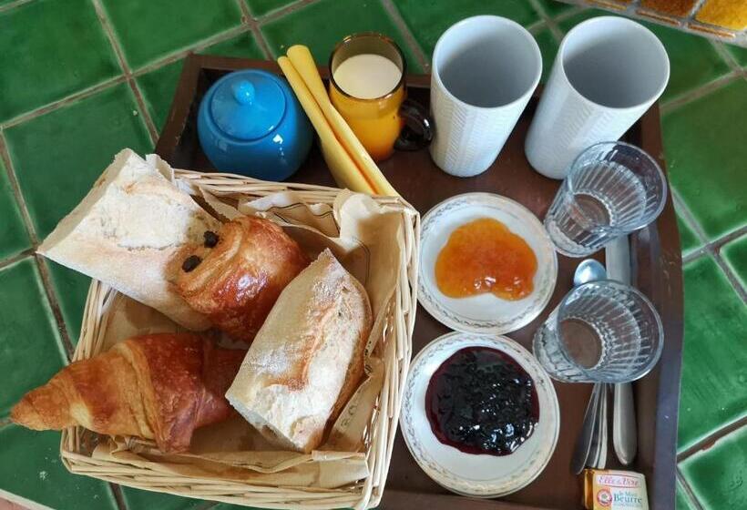 Cassis Hostel Les Heures Claires