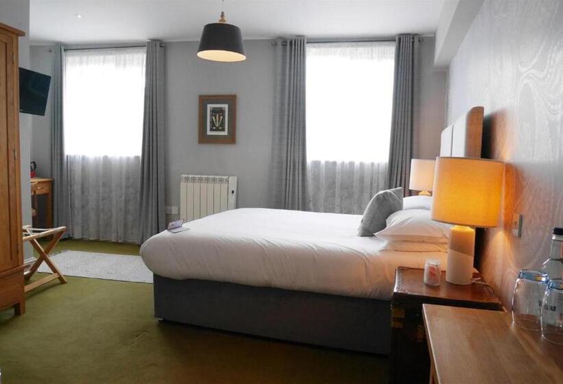 פונדק The Rose And Crown