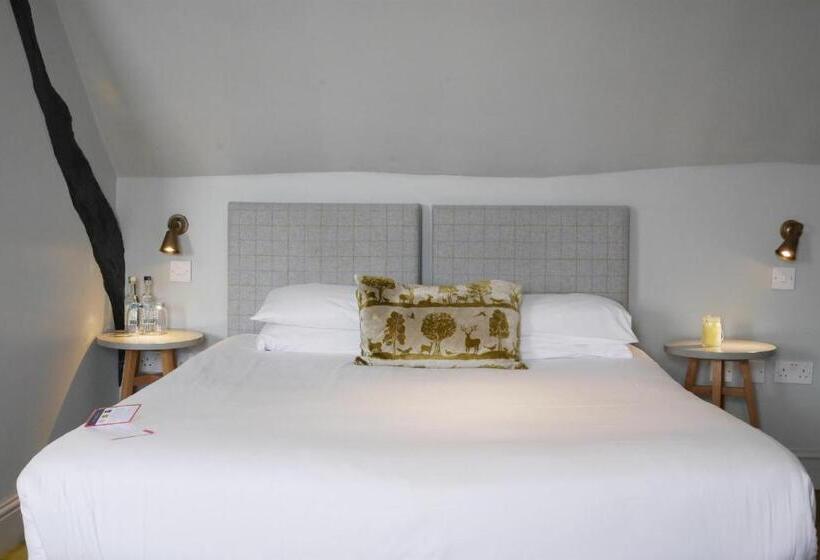 פונדק The Rose And Crown