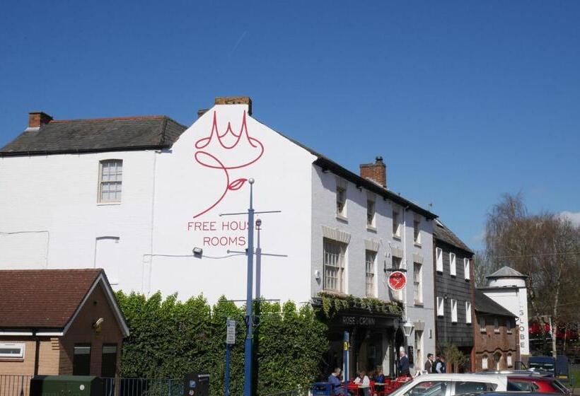 פונדק The Rose And Crown