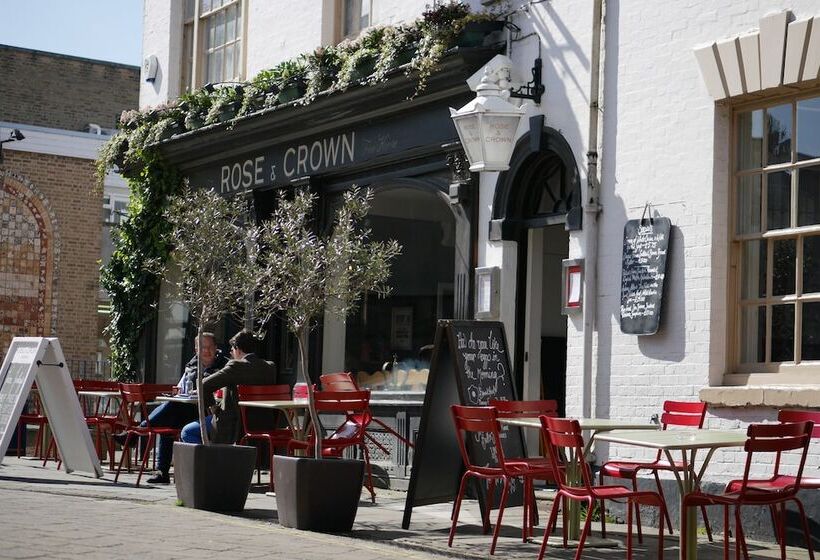 مسافرخانه The Rose And Crown