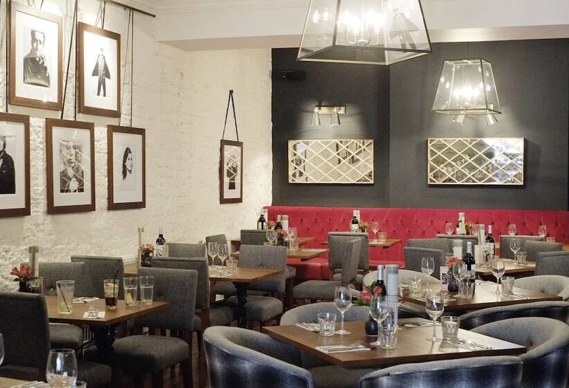 פונדק The Rose And Crown