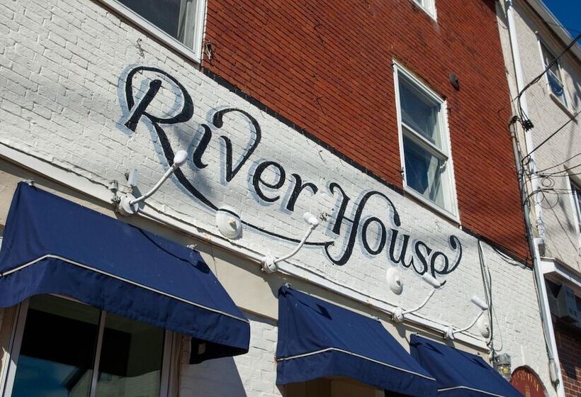 호텔 Ale House Inn