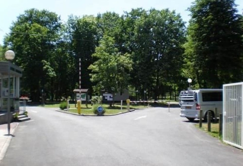 בית מלון כפרי Camping Le Rochat