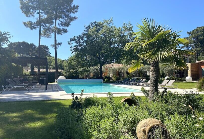 ホテル Les Sables D Ocre & Spa