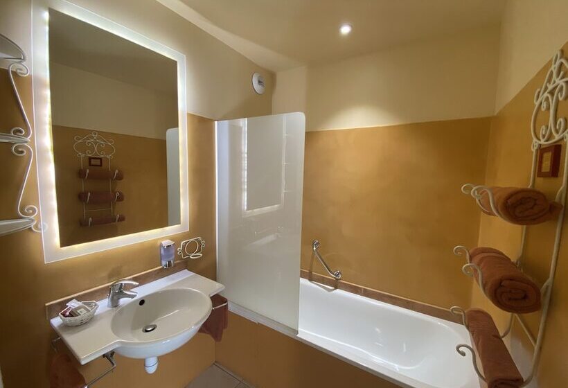 ホテル Les Sables D Ocre & Spa