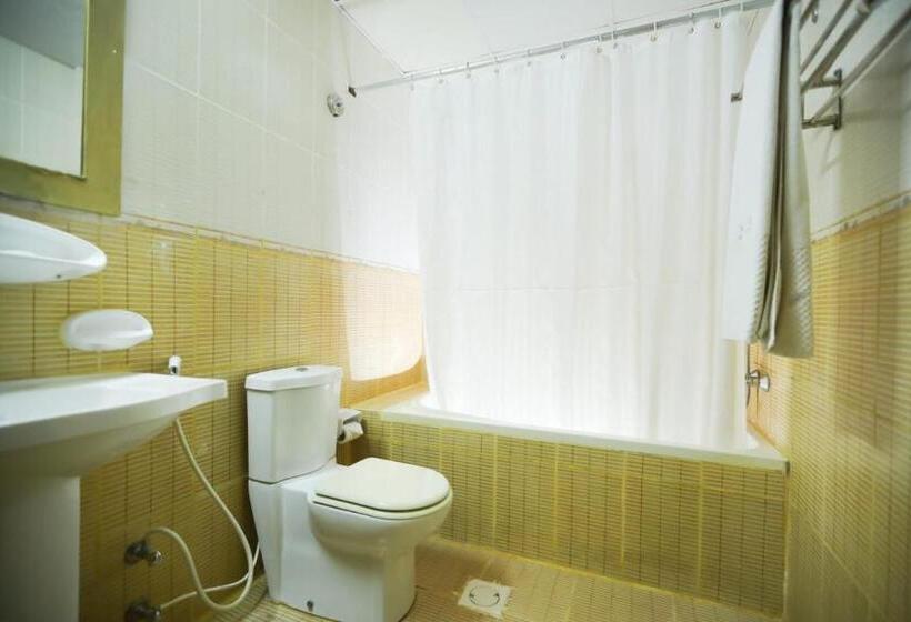 Mermaid Beach Hotel Llc