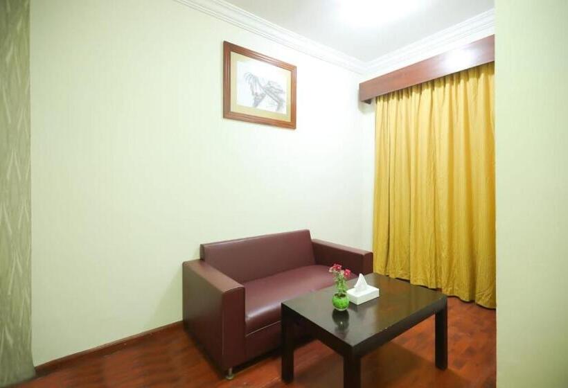 Mermaid Beach Hotel Llc