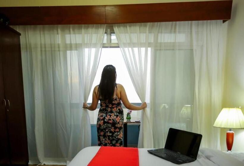 Mermaid Beach Hotel Llc