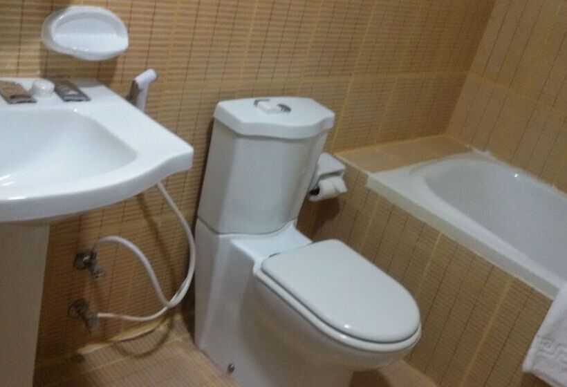 Mermaid Beach Hotel Llc