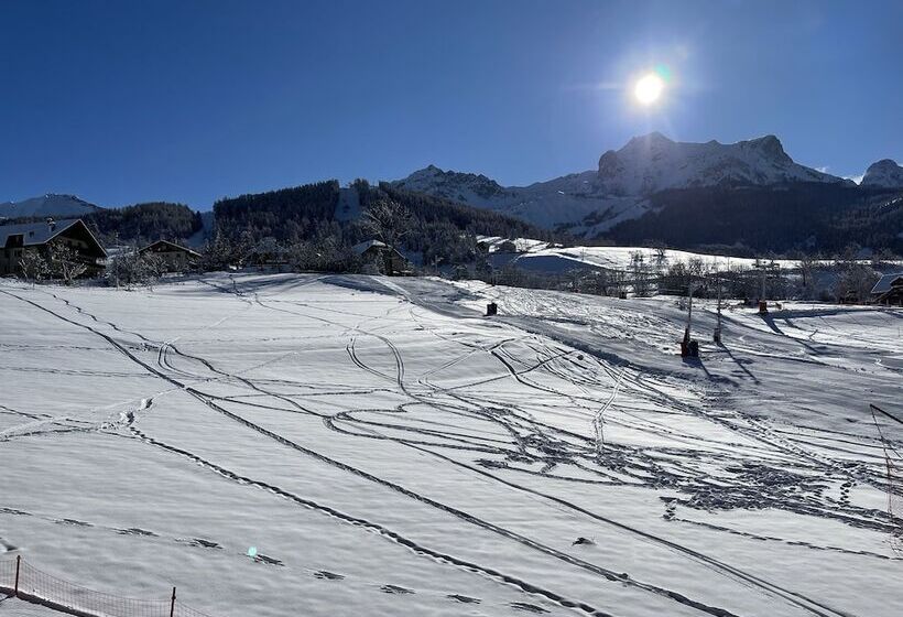 ホテル Montana Chalet Hôtel Spa