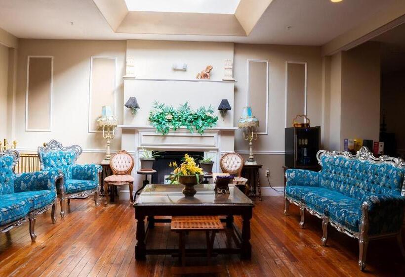 酒店 Oakpak Inns   Enjoy All Inclusive Snack Beverages Wine & Beer During The Stay