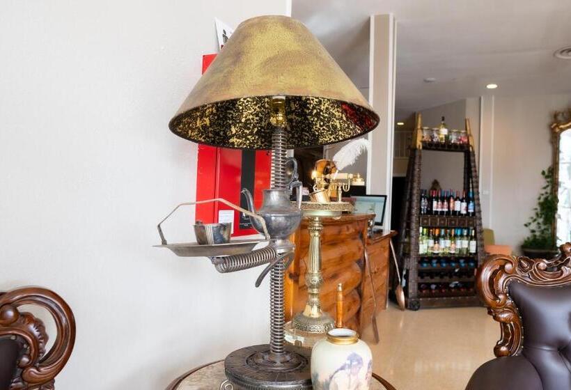 בית מלון כפרי Oakpak Inns   Enjoy All Inclusive Snack Beverages Wine & Beer During The Stay