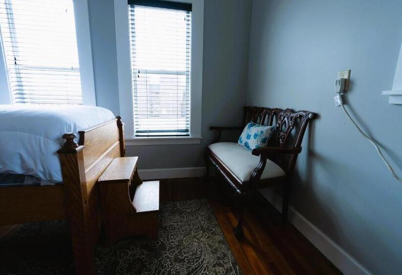 酒店 Oakpak Inns   Enjoy All Inclusive Snack Beverages Wine & Beer During The Stay