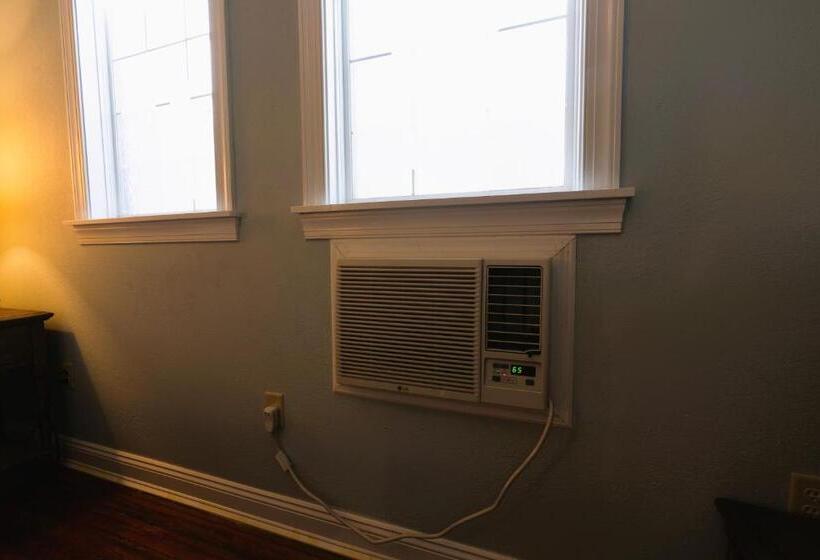 酒店 Oakpak Inns   Enjoy All Inclusive Snack Beverages Wine & Beer During The Stay